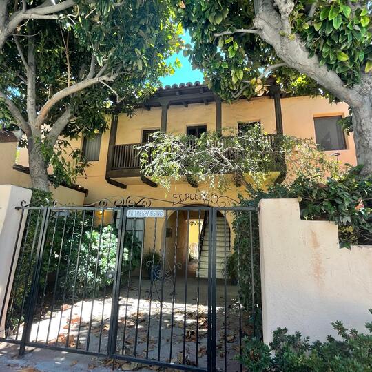 Melrose Place Building In Los Feliz CA 12 Photos 