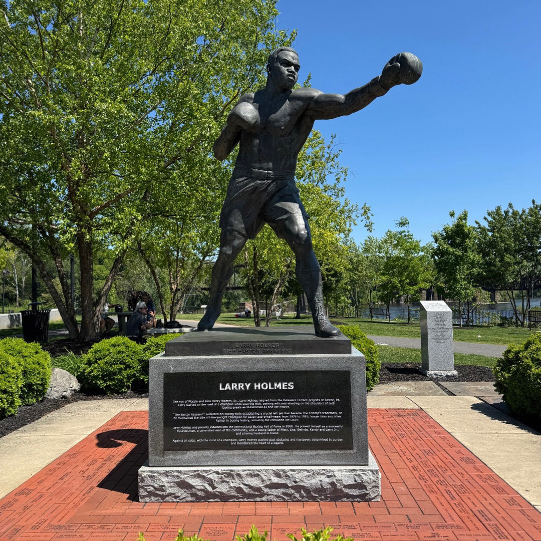Larry Holmes Statue