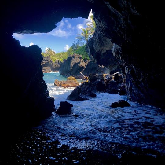 hapuna beach cave