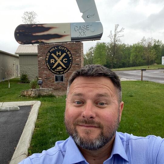 world-s-largest-pocket-knife-in-radcliff-ky