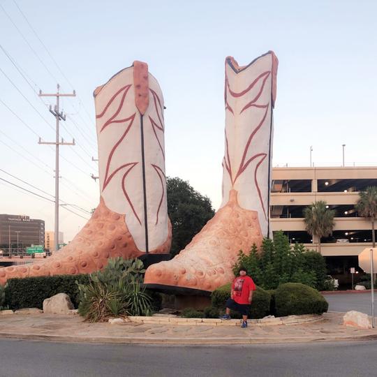 Roadside Attractions In Texas: World's Largest Cowboy Boots